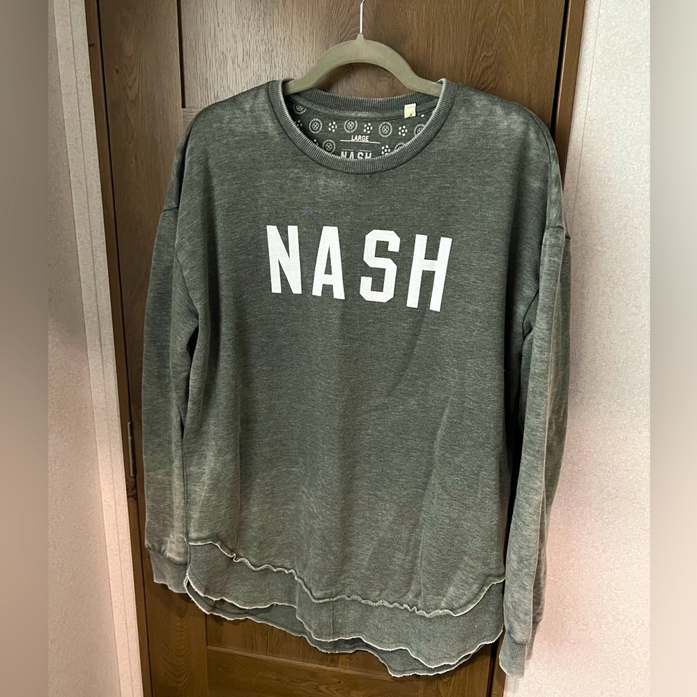Nash Collection green pullover